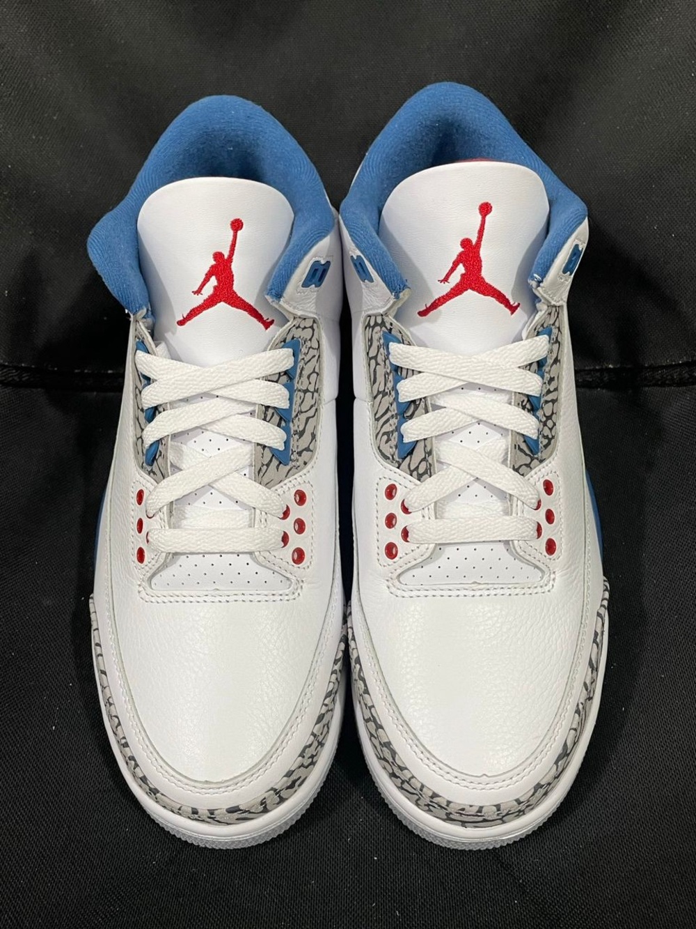 Jordan 3’s retro blue thunder ( SIZES 6-13 )